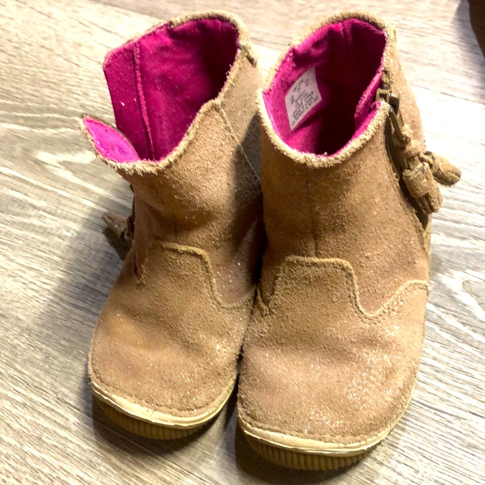 Like new girls comfortable boots